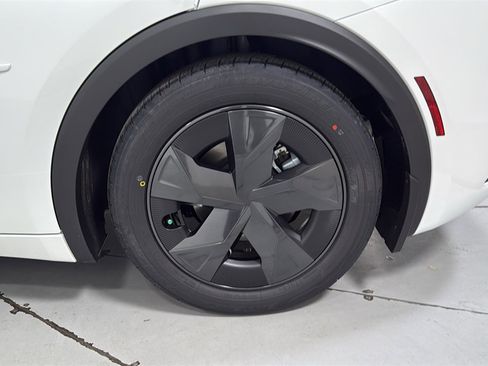 New 2026 Toyota Prius LE image 23