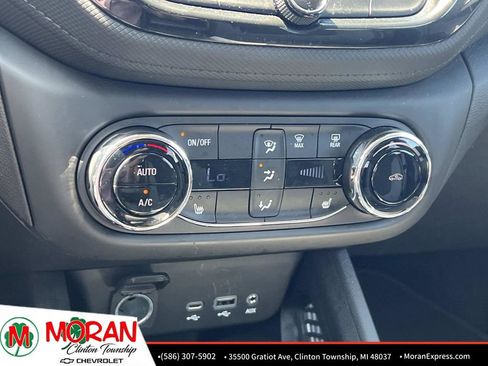 Used 2023 Chevrolet TrailBlazer LT w/ Convenience Package FWD image 23