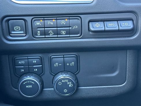 Used 2022 Chevrolet Tahoe High Country image 33