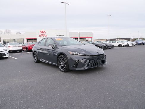 Used 2025 Toyota Camry XSE image 9