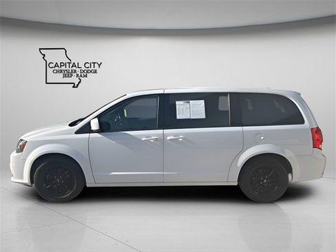 Used 2019 Dodge Grand Caravan GT image 2