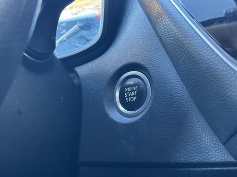 Used 2025 Toyota Corolla LE image 20