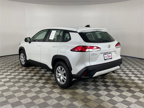 Used 2025 Toyota Corolla Cross L image 20