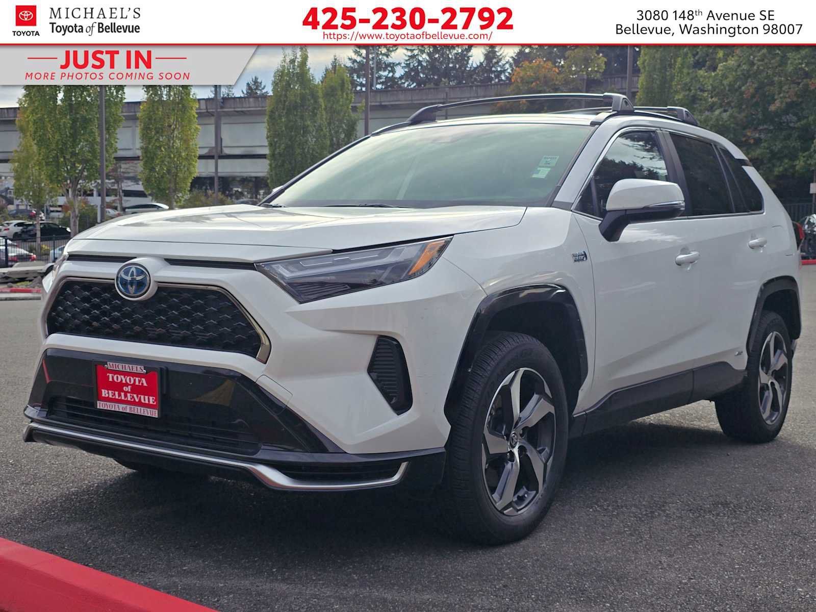 Used 2024 Toyota RAV4 SE w/ Weather & Moonroof Package AWD/4WD image 1