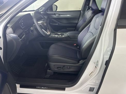 Used 2026 INFINITI QX60 Sport w/ Dark Cargo Package AWD/4WD image 3