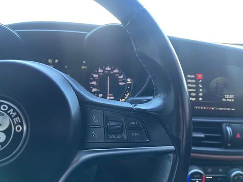 Used 2018 Alfa Romeo Giulia Ti w/ Quick Order Package 22X Lusso image 21