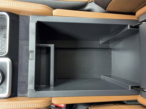 Used 2024 Nissan Pathfinder Platinum w/ Cargo Package image 27