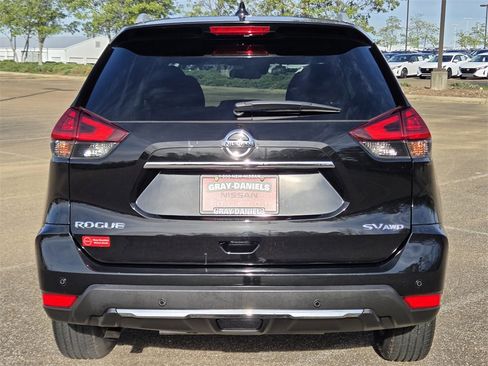 Used 2020 Nissan Rogue SV image 5