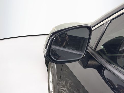 Used 2019 Toyota RAV4 XLE w/ Convenience Package FWD image 16