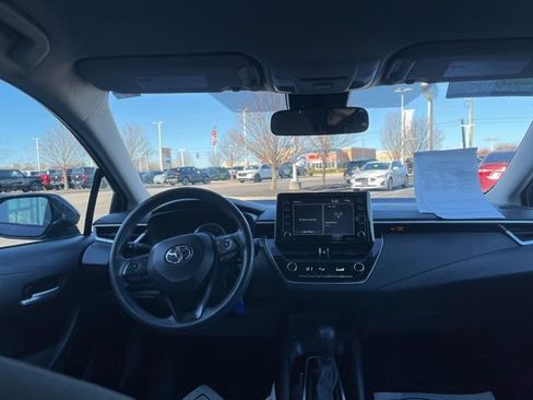 Used 2021 Toyota Corolla LE image 15