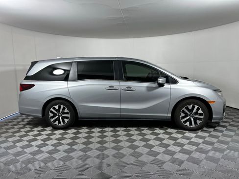 Used 2025 Honda Odyssey EX-L image 4