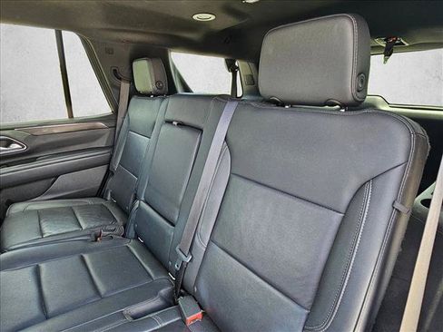 Used 2022 Chevrolet Tahoe Z71 w/ Luxury Package AWD/4WD image 20