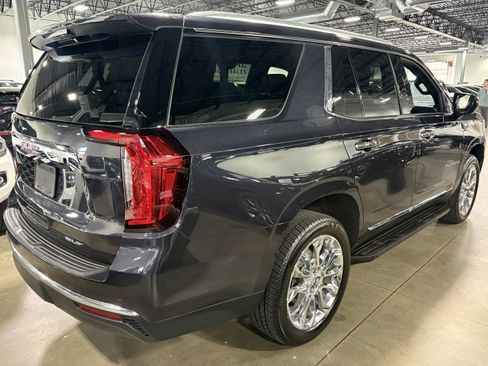 Used 2023 GMC Yukon SLT AWD/4WD image 5