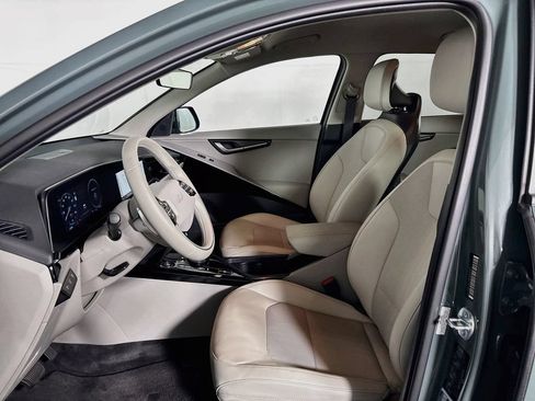 Certified 2023 Kia Niro Wind FWD image 12
