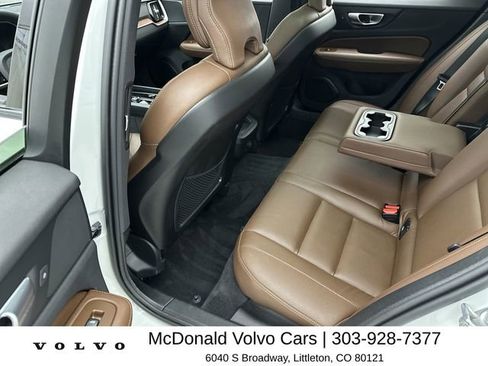 Used 2025 Volvo V60 B5 Cross Country Plus AWD/4WD image 23