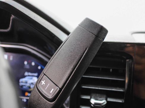 Used 2022 Chevrolet Silverado 1500 LT AWD/4WD image 19