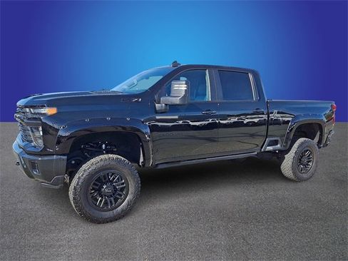 Used 2025 Chevrolet Silverado 2500 LT image 7