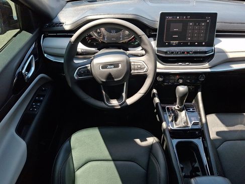Used 2023 Jeep Compass Limited AWD/4WD image 25