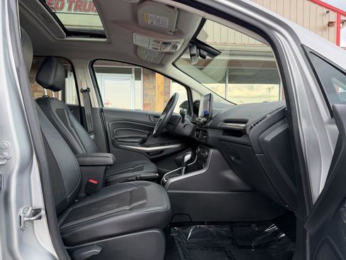 Used 2020 Ford EcoSport SES w/ SES Black Appearance Package image 21