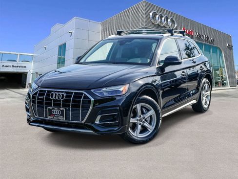 Used 2023 Audi Q5 Premium w/ Convenience Package image 1