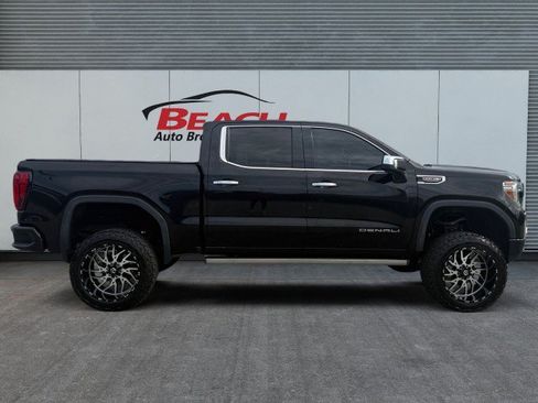 Used 2020 GMC Sierra 1500 Denali w/ Denali Ultimate Package AWD/4WD image 9