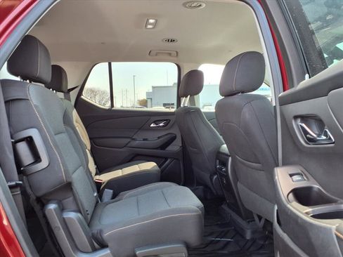 Used 2020 Chevrolet Traverse LT image 27