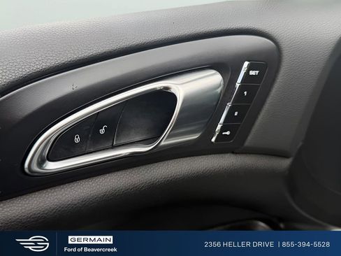 Used 2017 Porsche Cayenne Platinum Edition w/ Premium Package Plus (PJX) AWD/4WD image 23