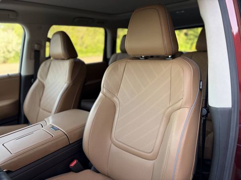 Used 2025 INFINITI QX80 Luxe AWD/4WD image 17