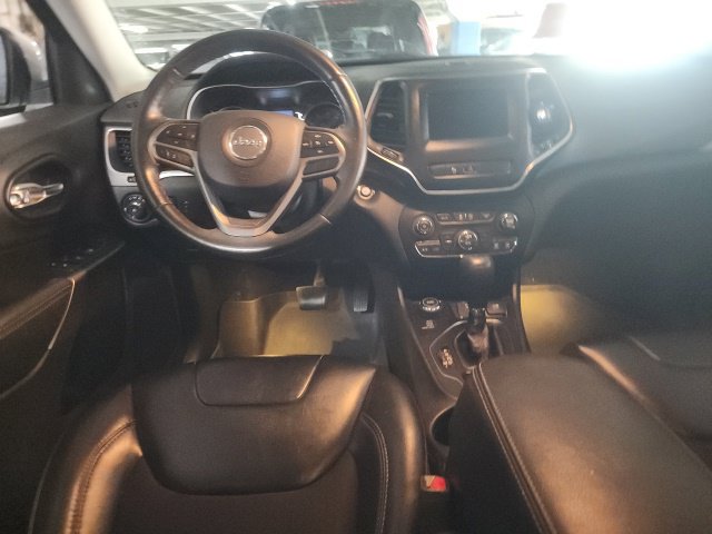 Used 2019 Jeep Cherokee Latitude Plus w/ Comfort/Convenience Group AWD/4WD image 6