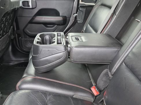 Used 2018 Jeep Wrangler Unlimited Rubicon image 10