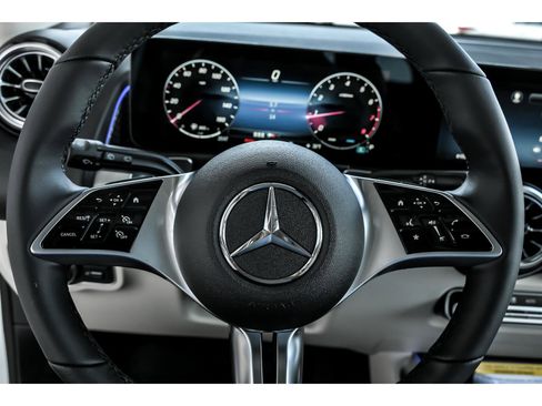 New 2026 Mercedes-Benz GLB 250 4MATIC image 12