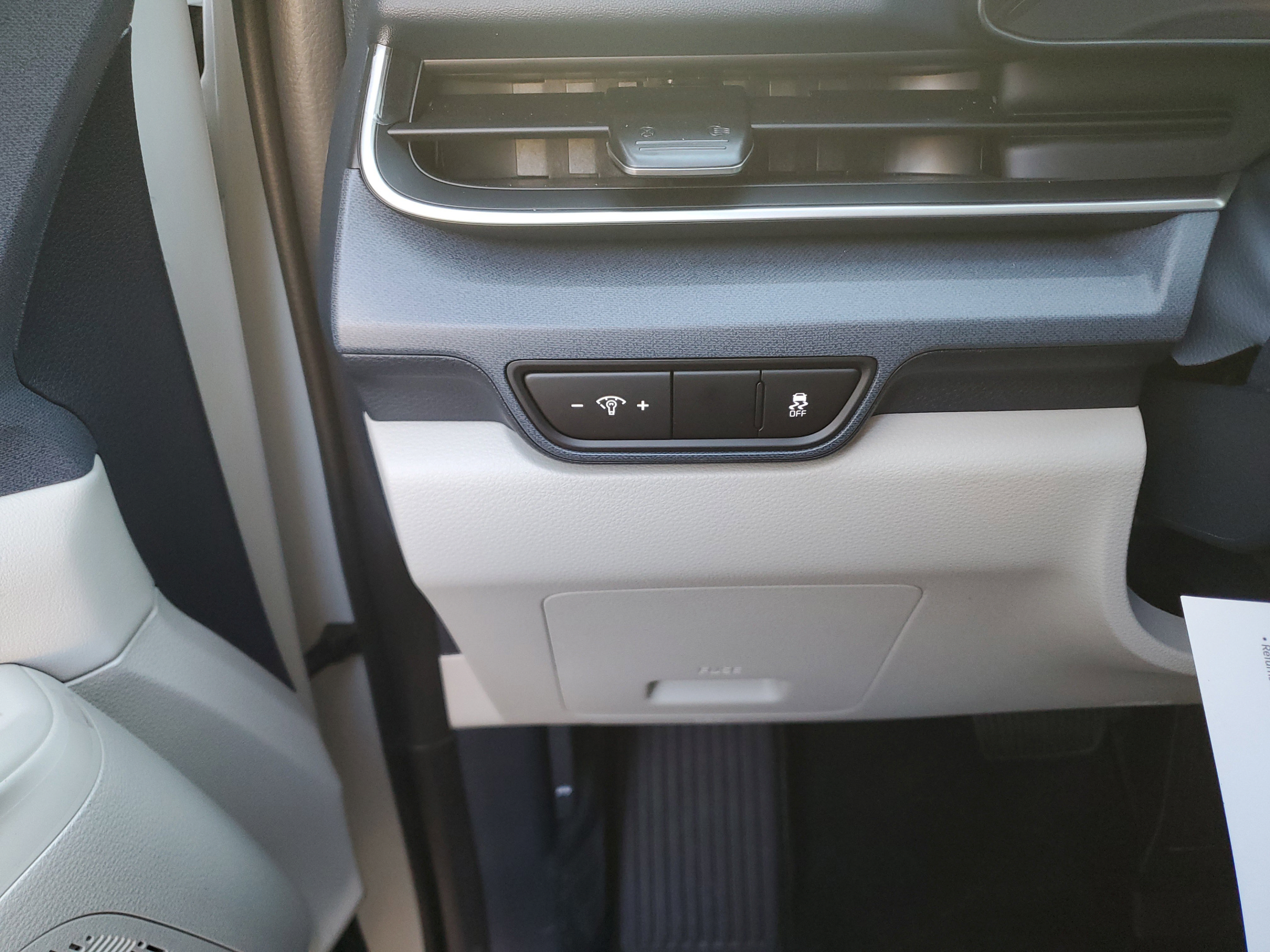 New 2026 Kia Carnival EX FWD image 26