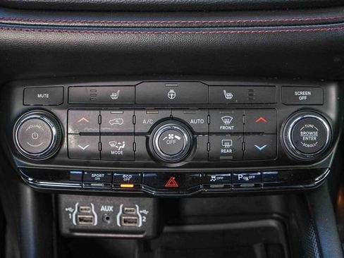 Used 2022 Dodge Durango R/T w/ Blacktop Package AWD/4WD image 16