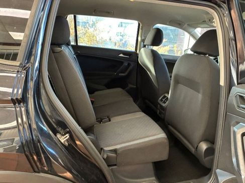 Used 2020 Volkswagen Tiguan S image 34