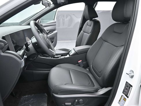 Used 2025 Hyundai Santa Cruz SEL AWD/4WD image 15
