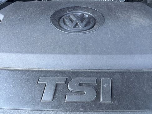 Certified 2023 Volkswagen Tiguan SE R-Line AWD/4WD image 31