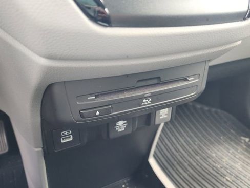 Used 2024 Honda Odyssey Elite image 41