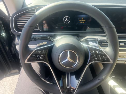 Certified 2025 Mercedes-Benz GLS 450 4MATIC image 18