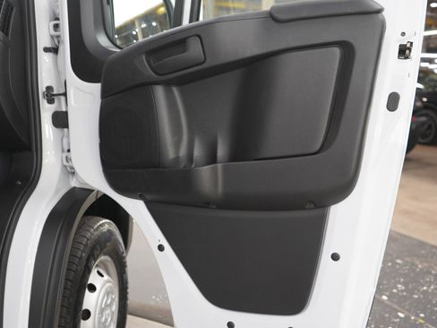 Used 2023 RAM ProMaster 2500 FWD image 9