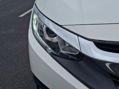 Used 2018 Honda Civic EX-T image 9