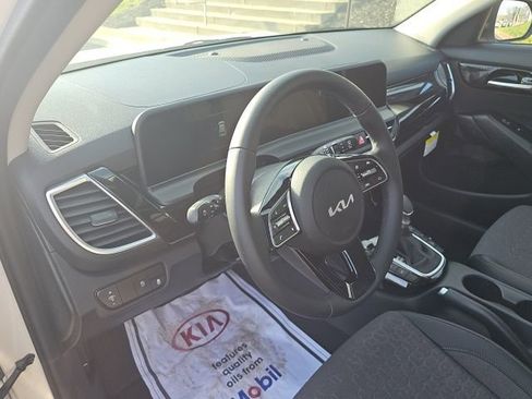New 2026 Kia Seltos S AWD/4WD image 7