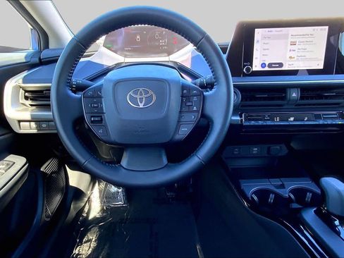 Used 2023 Toyota Prius LE FWD image 5