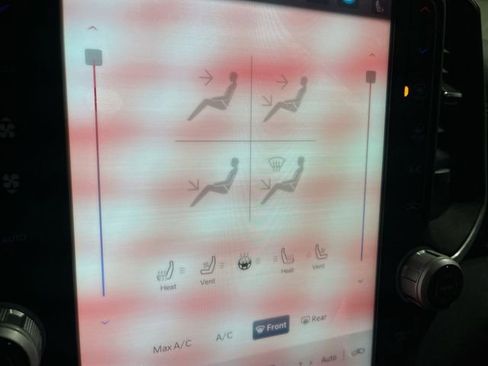 New 2026 RAM 2500 Laramie AWD/4WD image 19