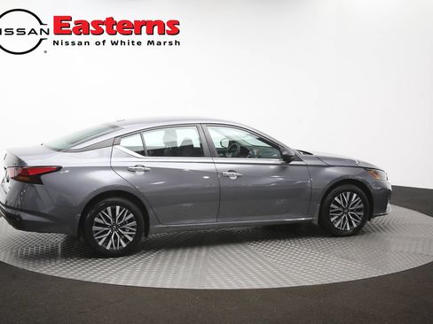 Used 2024 Nissan Altima 2.5 SV AWD/4WD image 44