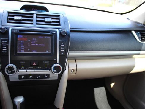 Used 2012 Toyota Camry LE FWD image 8