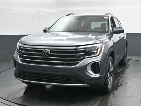 Used 2024 Volkswagen Atlas SE FWD image 6