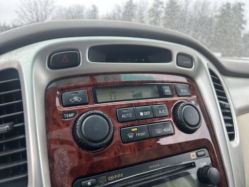 Used 2004 Toyota Highlander 4WD V6 image 19