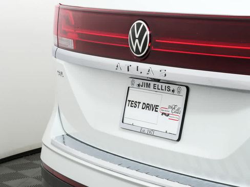 Used 2024 Volkswagen Atlas SEL AWD/4WD image 39