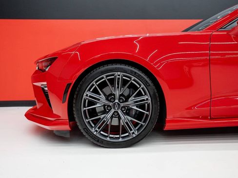 Used 2018 Chevrolet Camaro SS RWD image 27