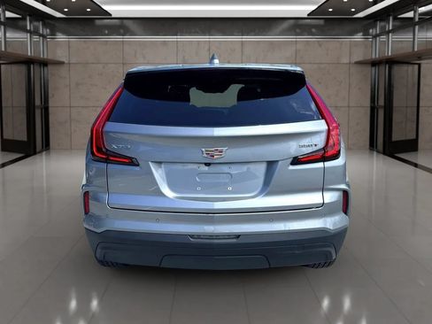 Used 2024 Cadillac XT4 Luxury w/ Cold Weather Package FWD image 4